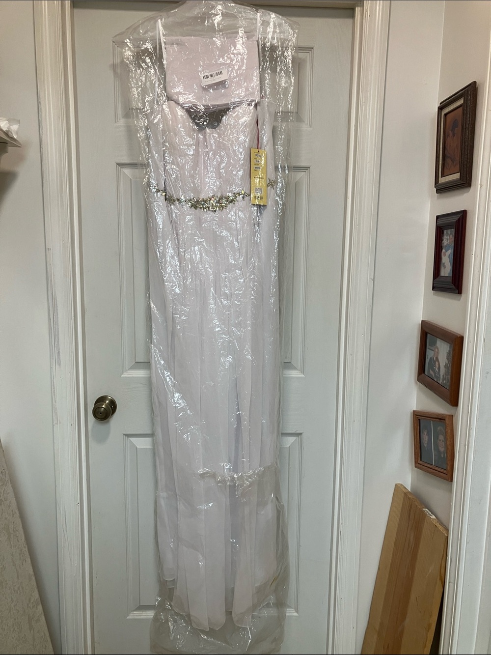 🆕white MayQueen women’s plus size 24w dress in orginal bag with shawl